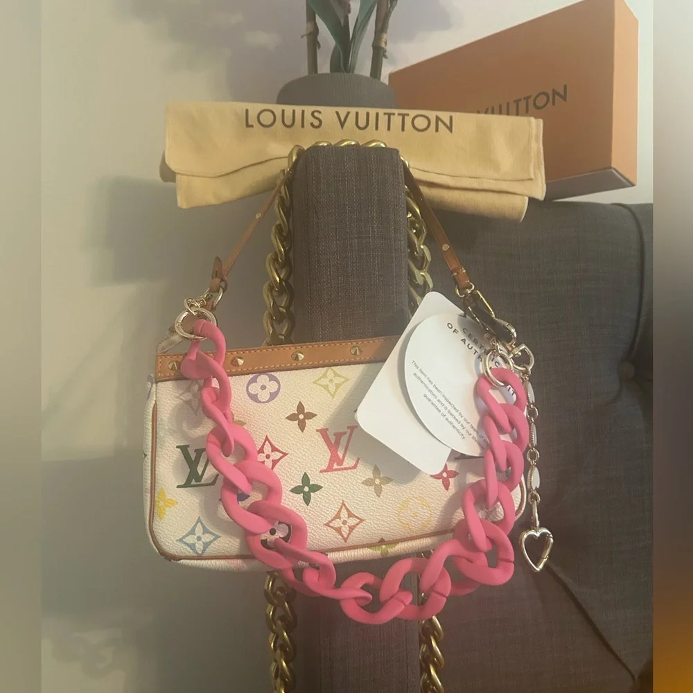 Louis Vuitton White Luxury Takashi Murakami Pochette - Picture 5 of 11